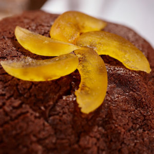 Panettone al Cioccolato con Cioccolato Fondente e Albicocche